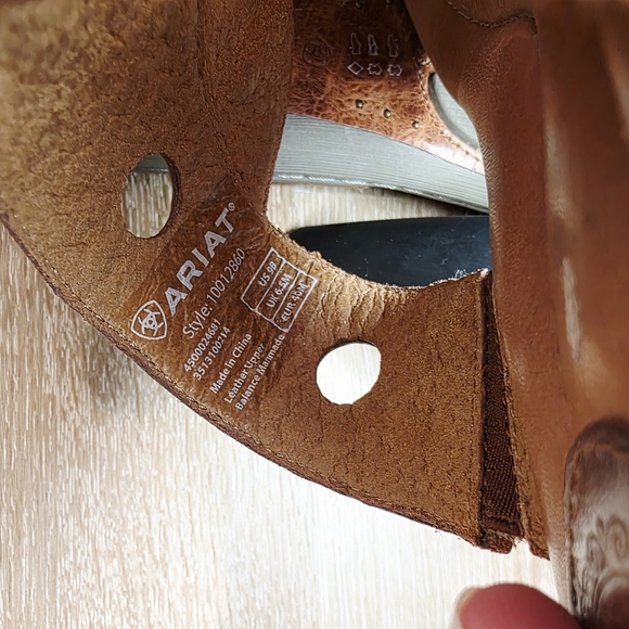 Ariat Tan Leather Sandals with Stud Accents - Picture 7 of 7